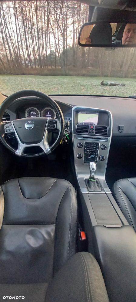 Volvo XC 60 D5 AWD Momentum - 10
