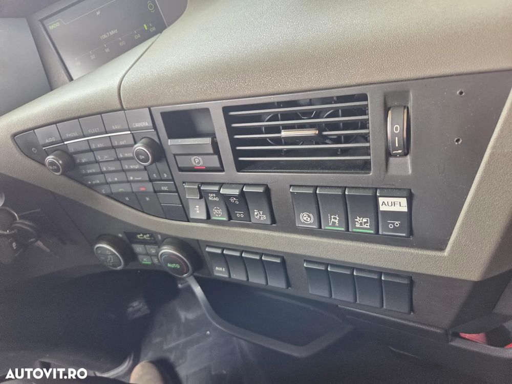 Volvo FH500, 6x2/4-AXA LIFTABILA si VIRATOARE, 500 CP euro 6, 2018, 553.963km, rulat in GERMANIA, Aeropachet, 2 paturi, frigider, 2 girofaruri, 2 rezervoare total 600l, Carte identitate RAR, posibil leasing 2 ani-STARE FOARTE BUNA-PROMOTIE 46.900 EUR+tva - 25