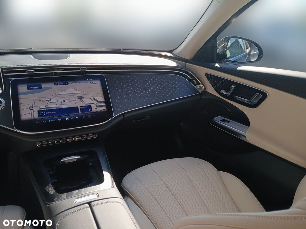 Mercedes-Benz Klasa E 300 PHEV 4-Matic Avantgarde 9G-Tronic - 17