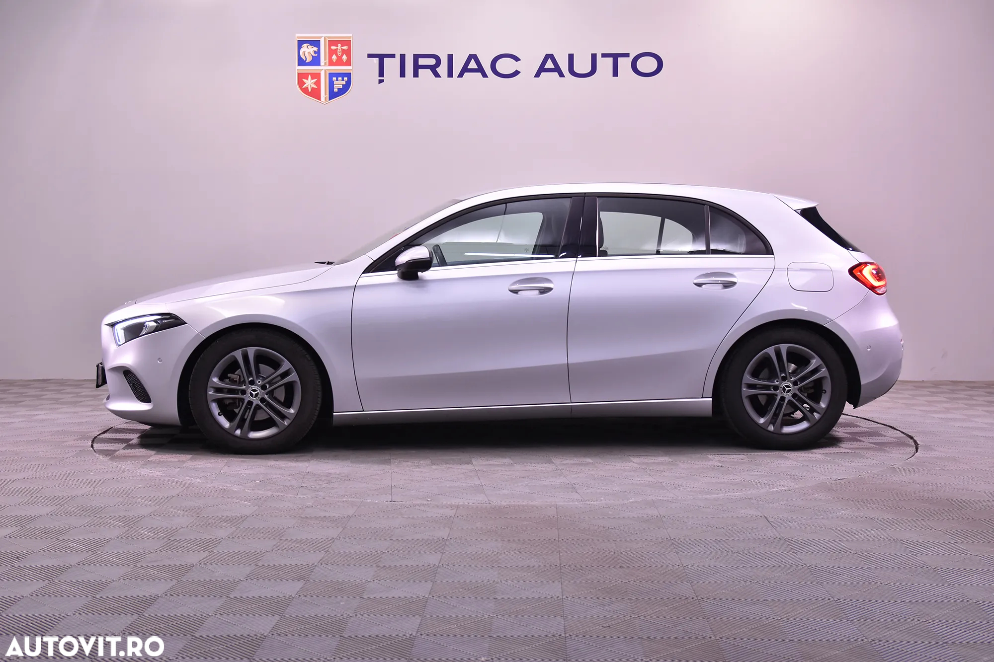Mercedes-Benz A 180 7G-DCT - 2