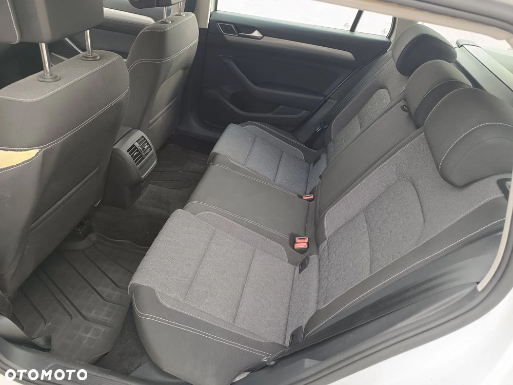 Volkswagen Passat 2.0 TDI EVO Business - 14
