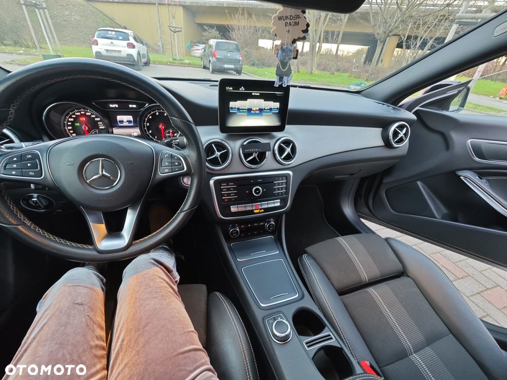 Mercedes-Benz CLA 250 7G-DCT UrbanStyle Edition - 6