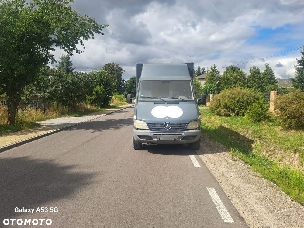 Mercedes-Benz Sprinter - 2