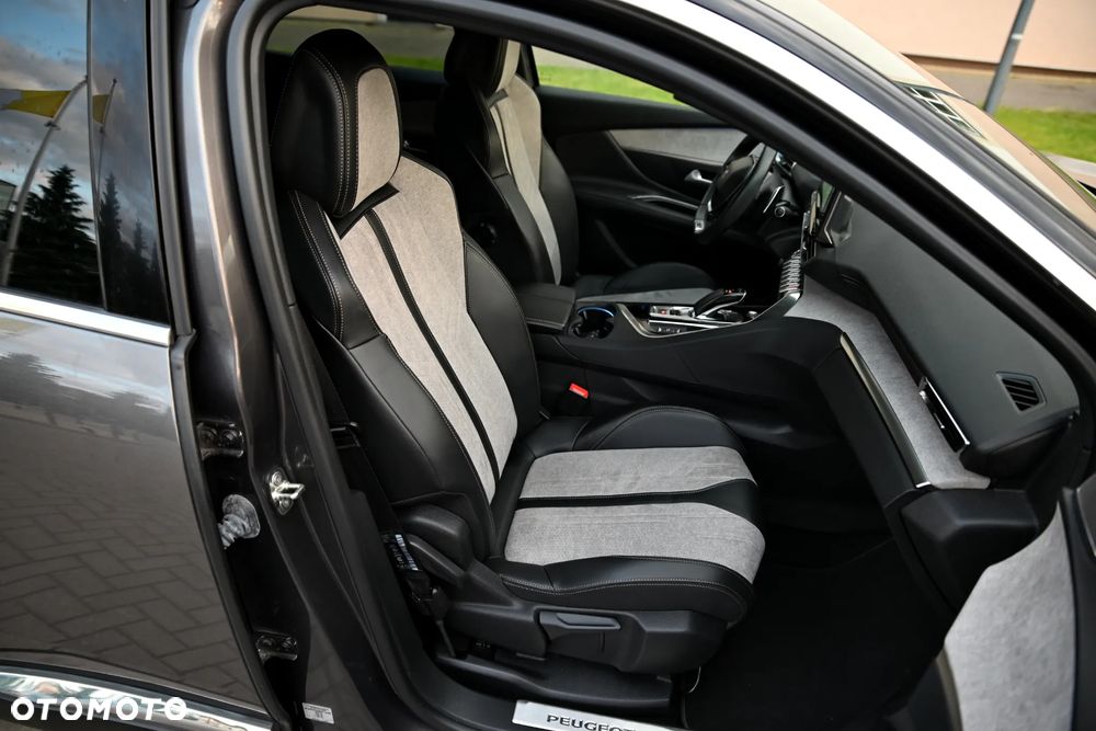 Peugeot 3008 225 e-EAT8 GT Pack - 26