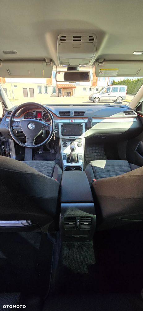 Volkswagen Passat 2.0 TDI DPF Sportline - 7