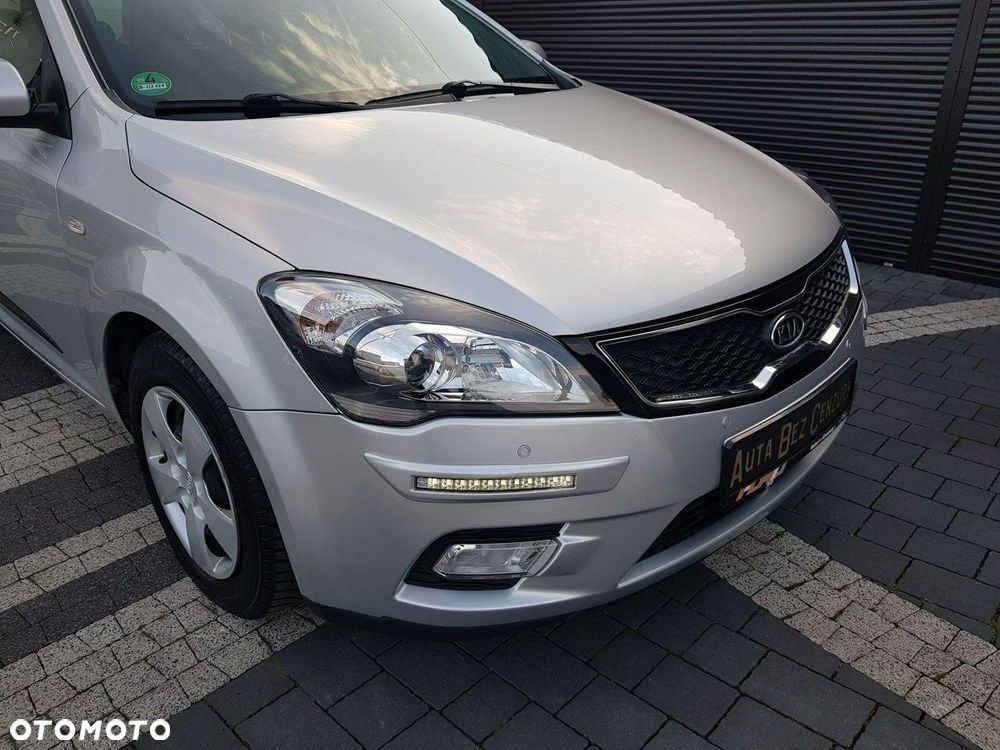 Kia Ceed - 10