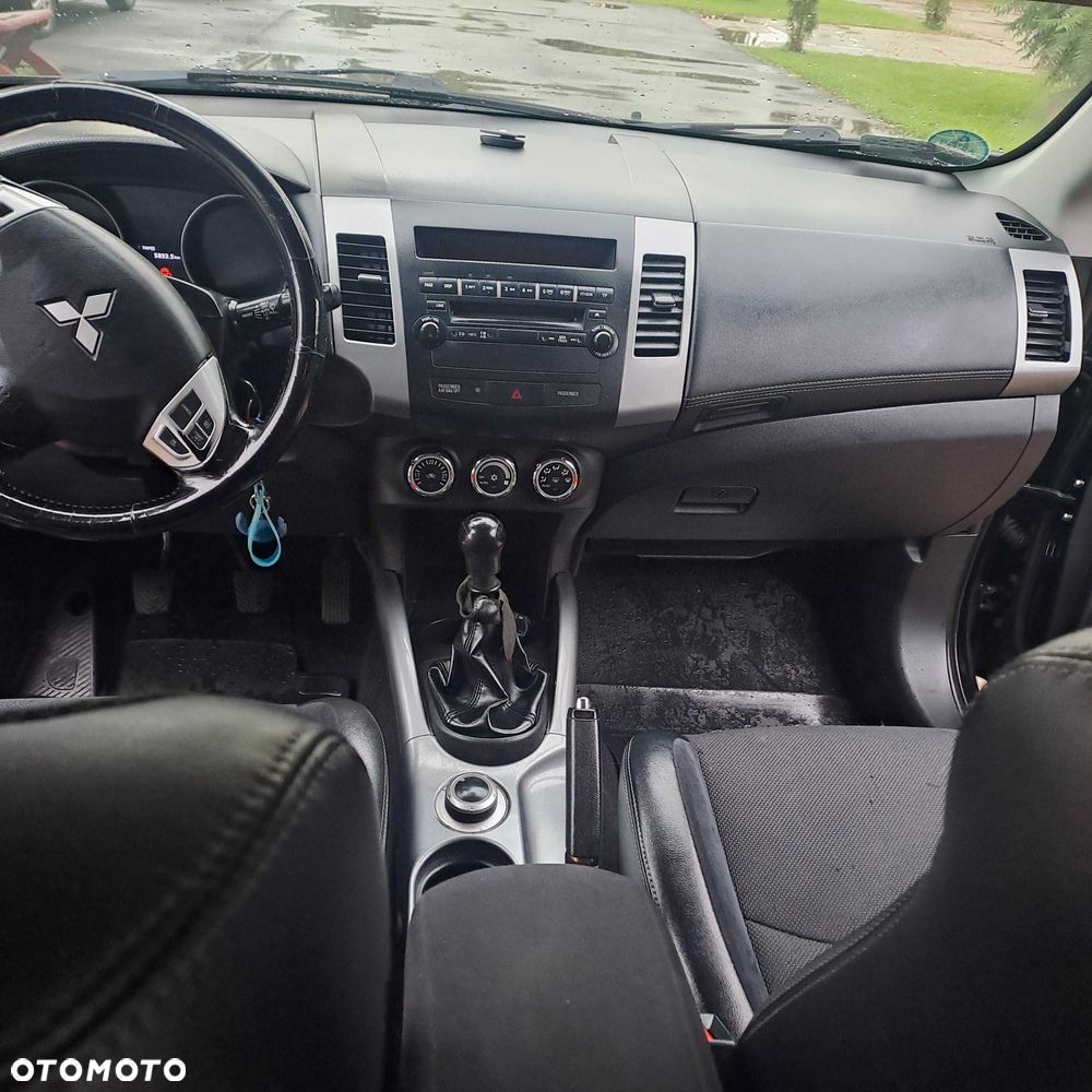 Mitsubishi Outlander - 7
