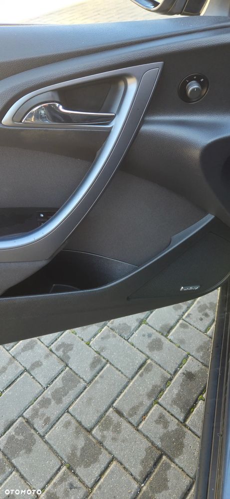 Opel Astra GTC 1.6 Turbo Innovation - 19