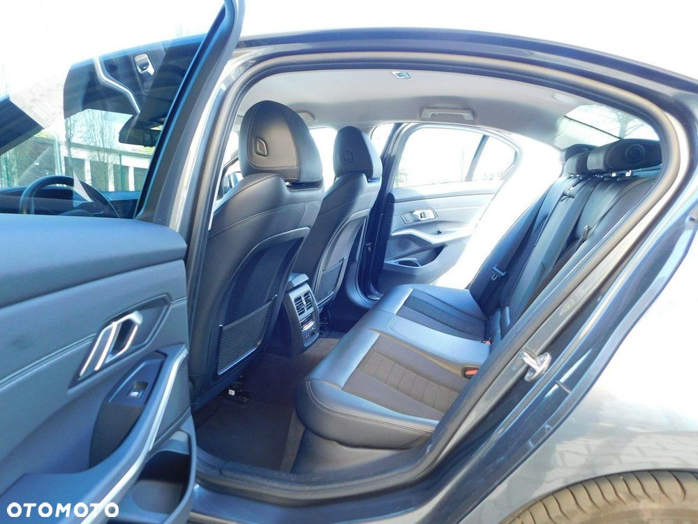 BMW Seria 3 320d Sport Line Shadow sport - 14