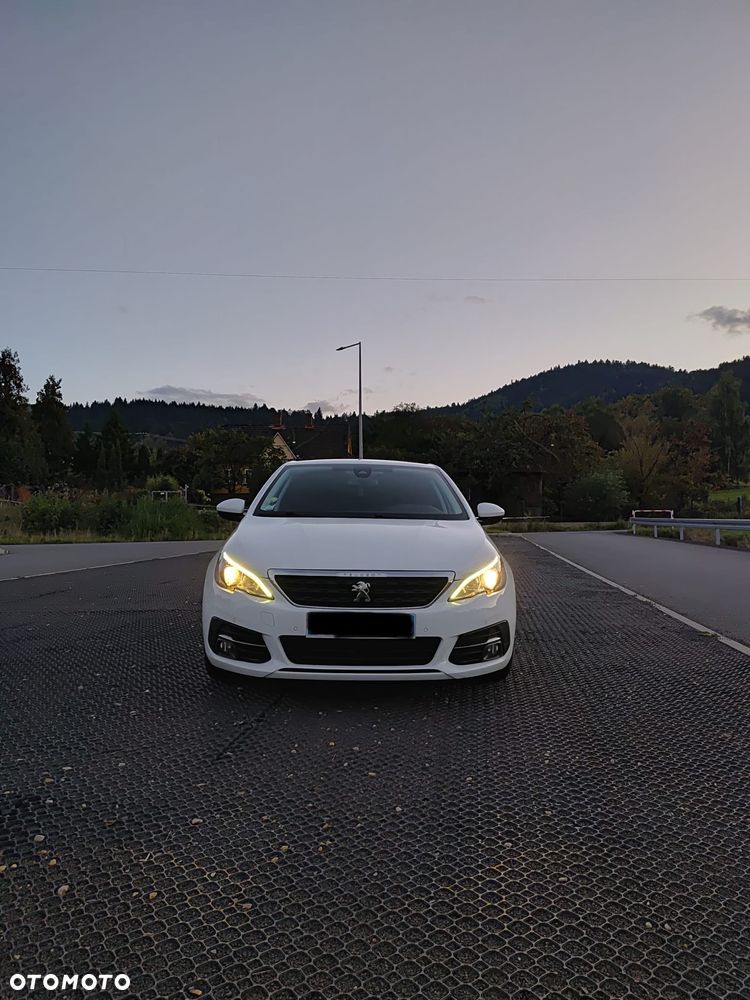 Peugeot 308 BlueHDi 130 EAT8 Allure - 6