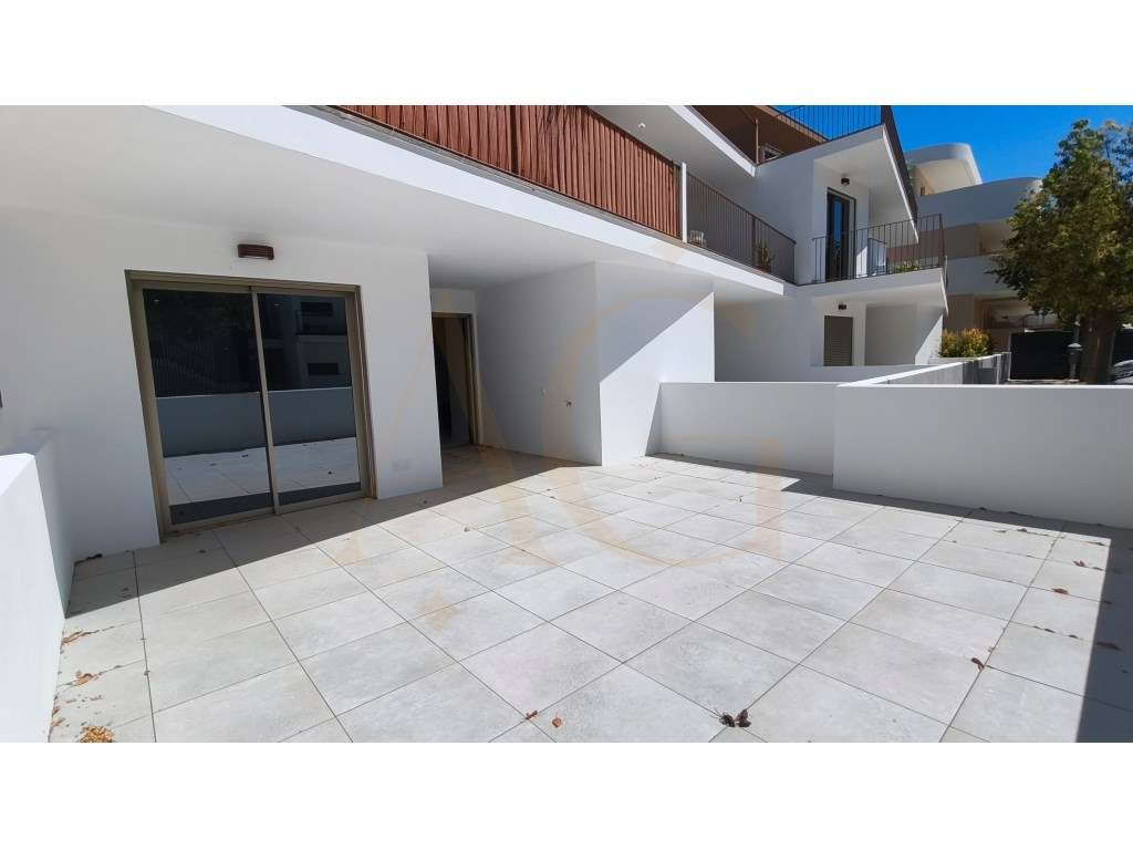 Apartamento T2 com pátios ,piscina e garagem em Cabanas de Tavira - Grande imagem: 4/30
