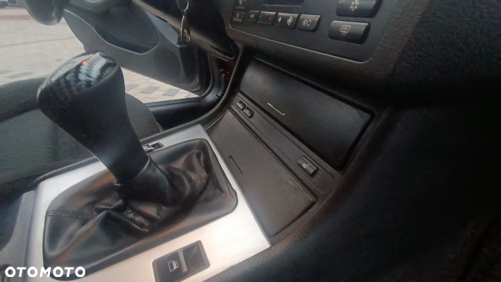 BMW Seria 3 320i - 16