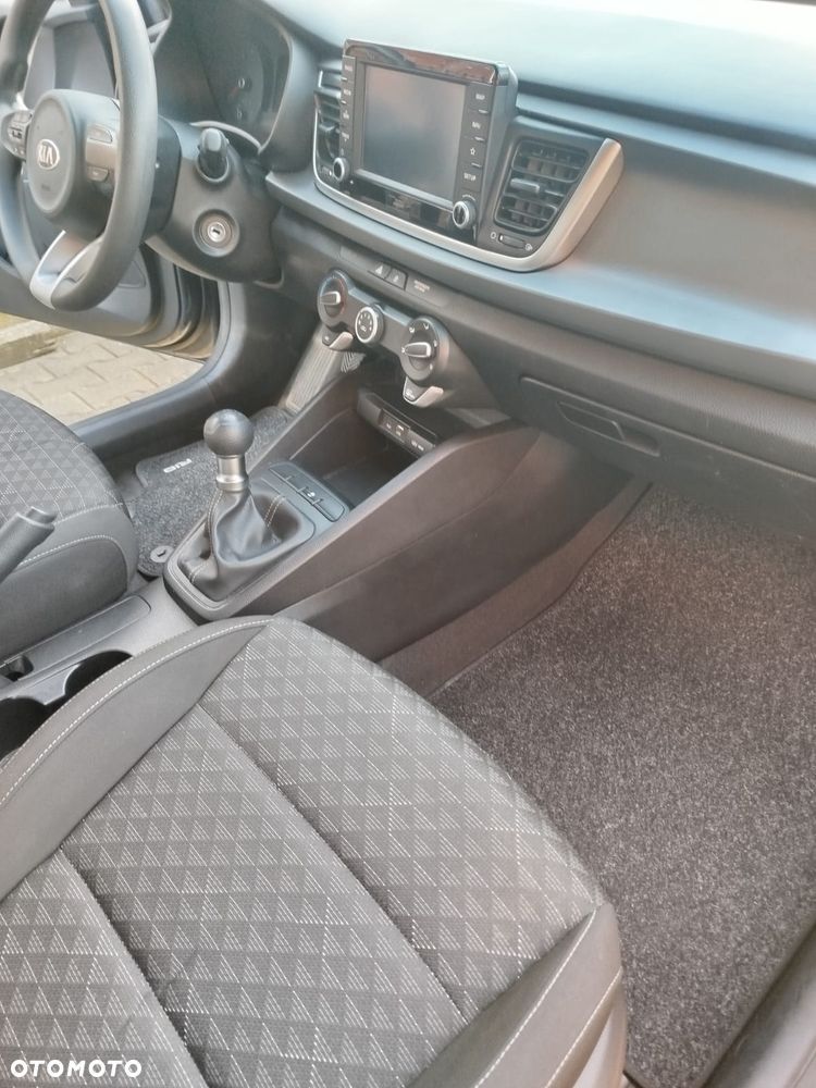 Kia Rio - 16