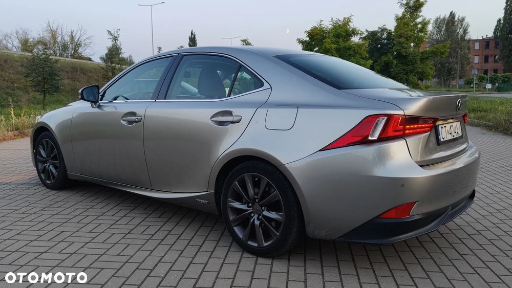 Lexus IS 300h Comfort - 3