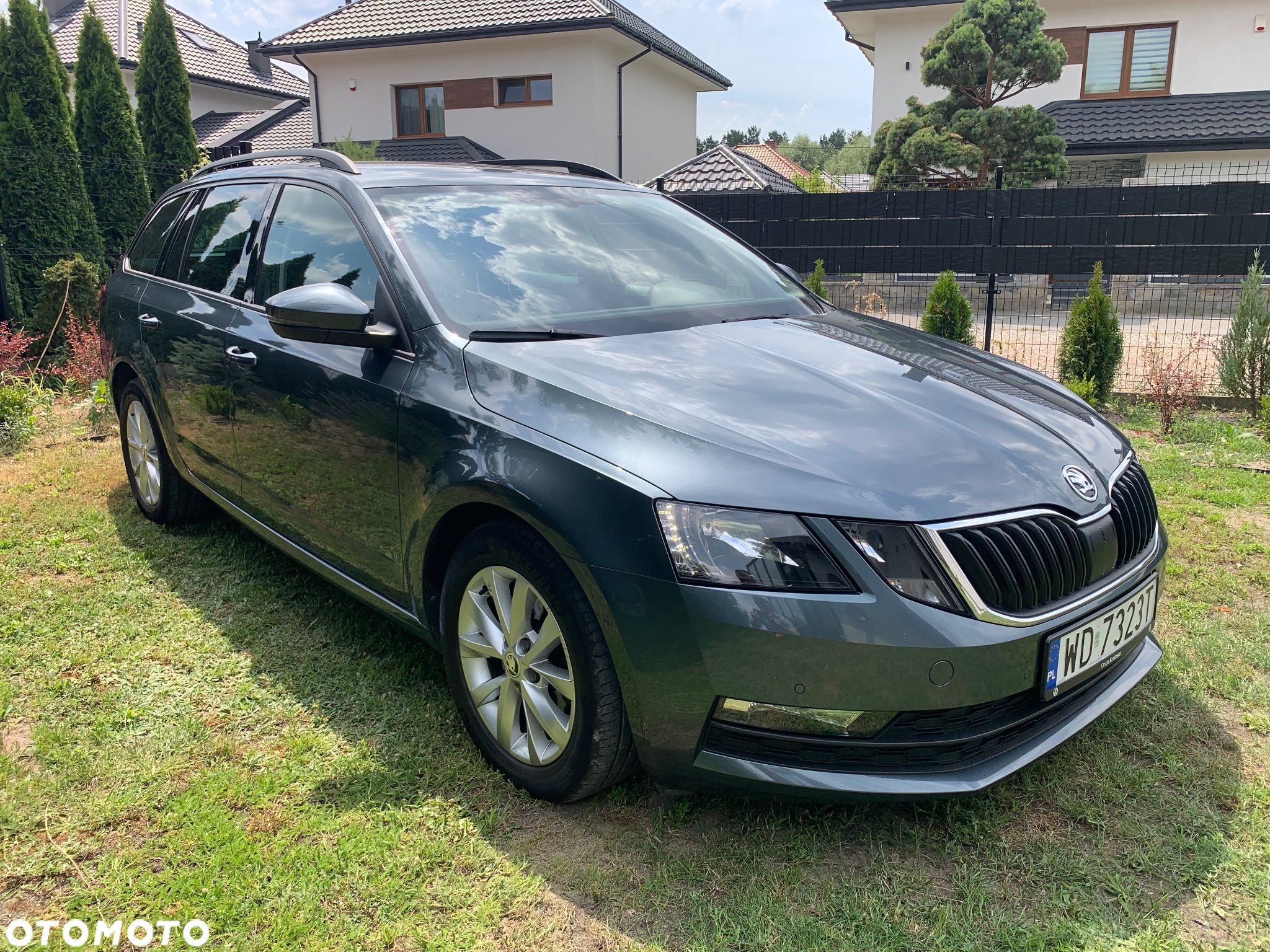 Skoda Octavia Combi 1.6 TDI DSG Ambition - 1