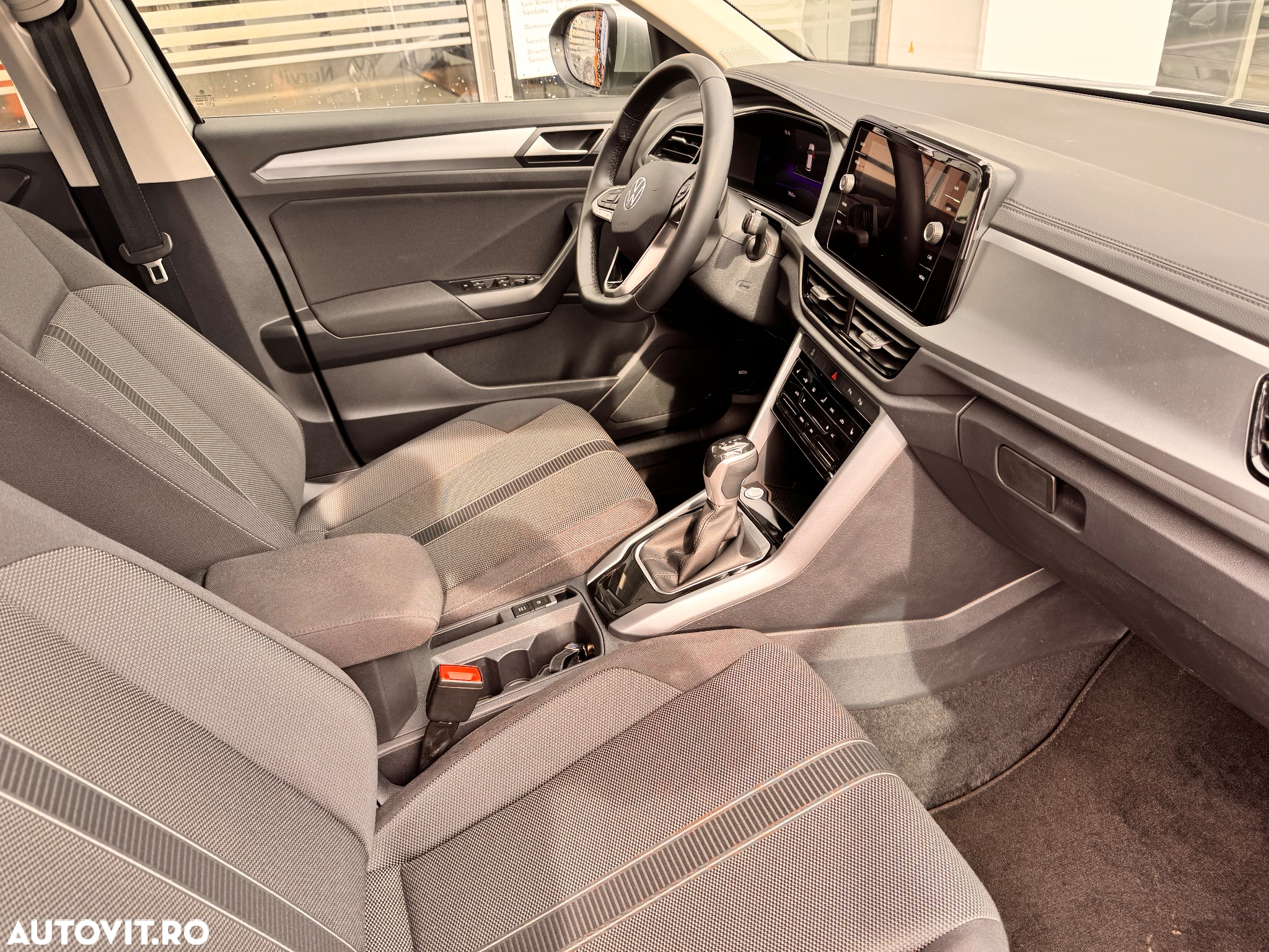 Volkswagen T-ROC 1.5 TSI DSG Life - 9