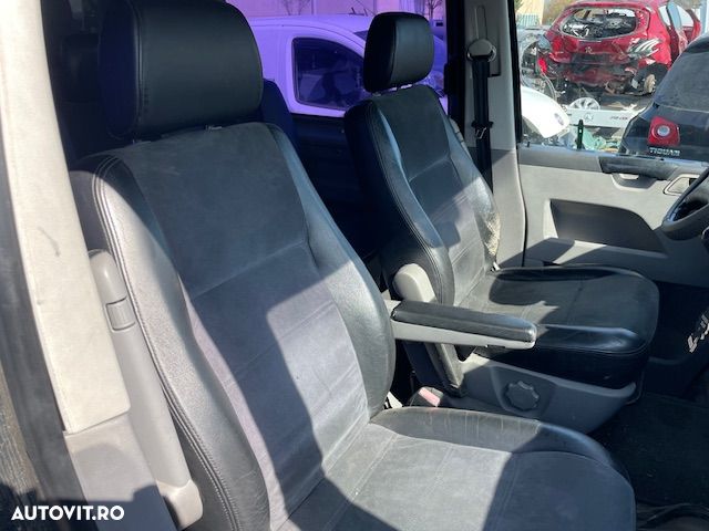 Dezmembrez Volkswagen Transporter T5 4x4 Syncro 2.5 TDI AXD - 2