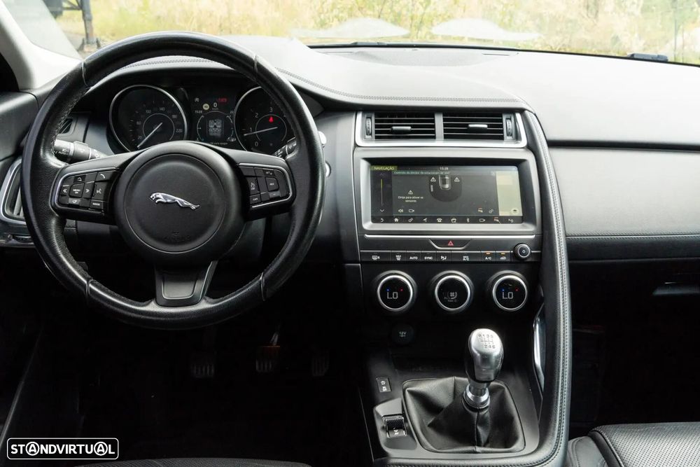 Jaguar E-Pace 2.0 i4D SE - 11