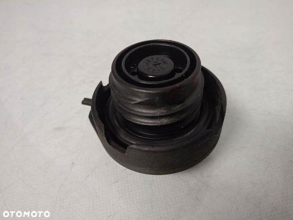 korek wlewu paliwa benzyna volvo v70 ii - 5