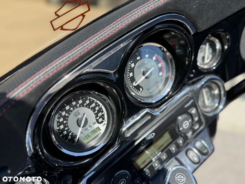 Harley-Davidson FLH Electra Glide - 12