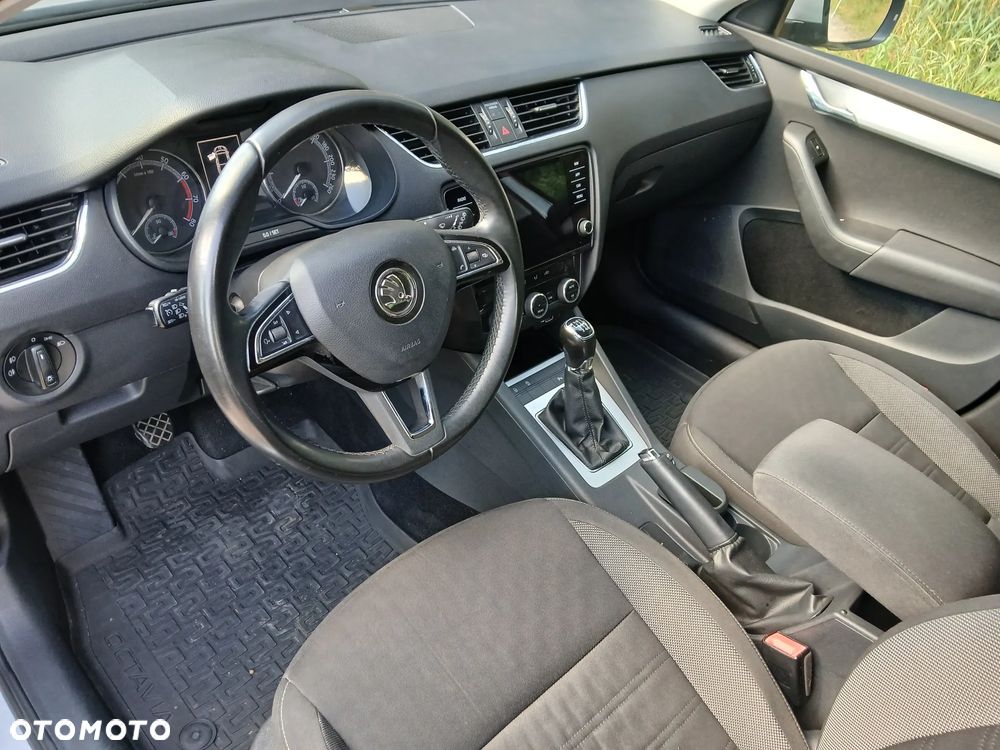 Skoda Octavia 1.4 TSI Ambition - 9
