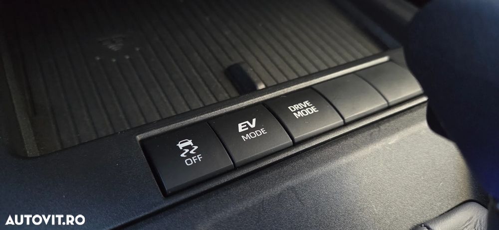 Toyota Corolla Cross - 25
