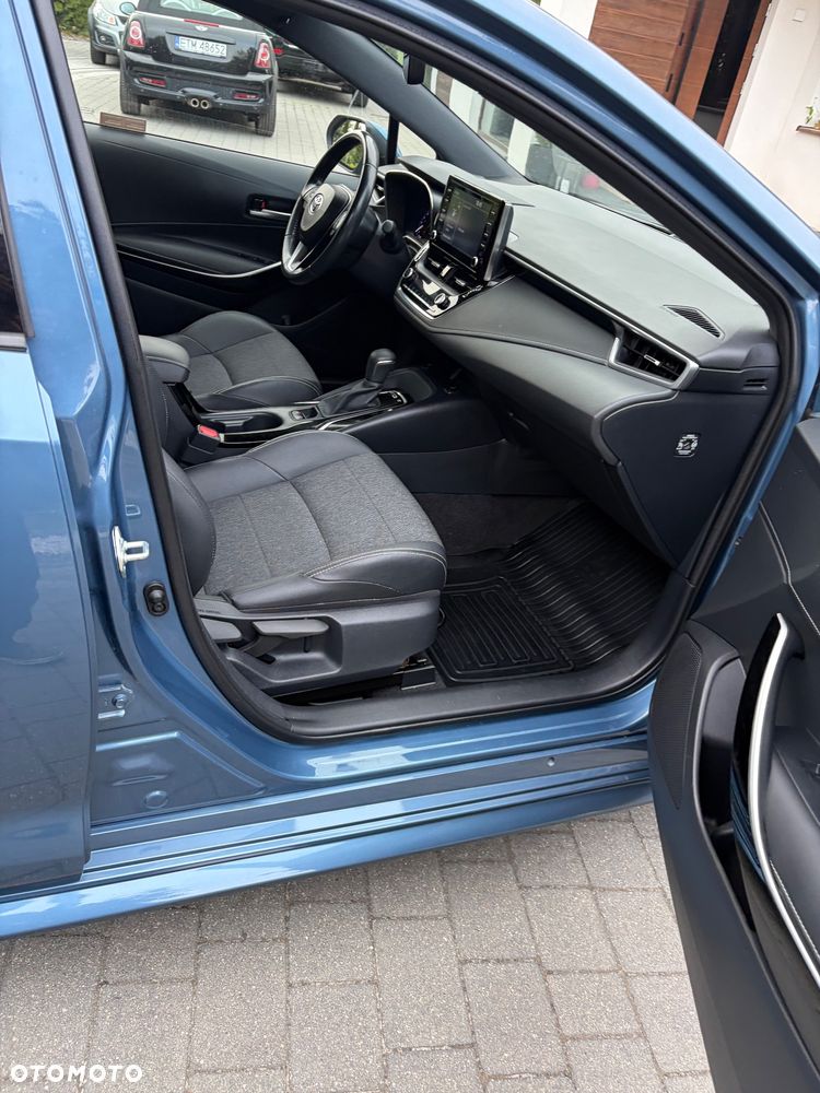 Toyota Corolla 1.8 Hybrid Executive - 28