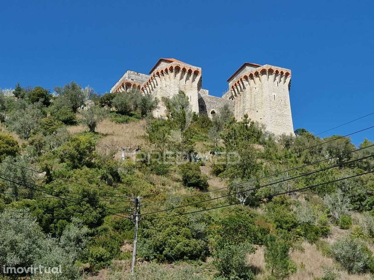 Moradia para restauro junto ao castelo de Ourém - Grande imagem: 5/5