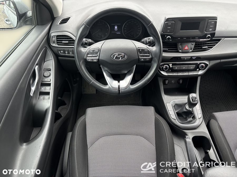 Hyundai i30 1.5 DPI Classic + - 23