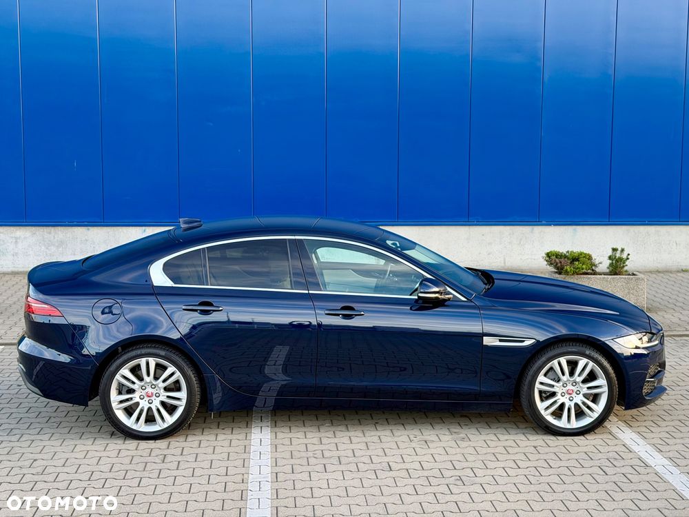 Jaguar XE D180 S - 6