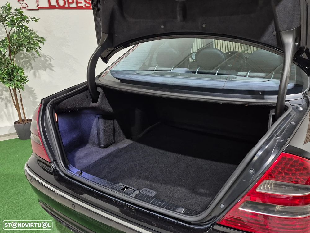 Mercedes-Benz E 220 CDI Auto Avantgarde - 30