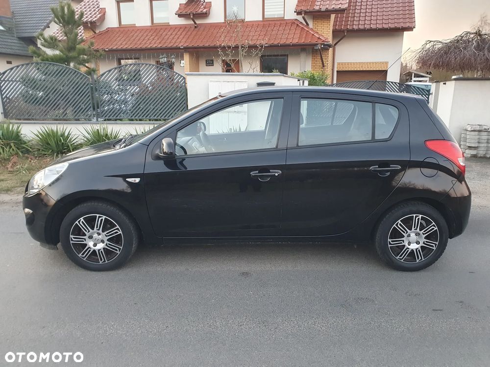 Hyundai i20 1.2 UEFA EURO 2012 Edition - 9