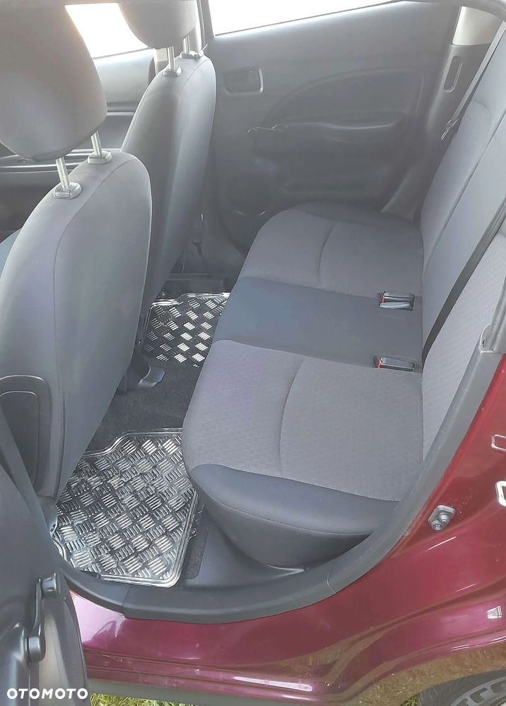 Mitsubishi Space Star - 12