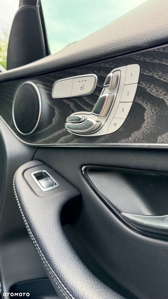 Mercedes-Benz GLC - 30