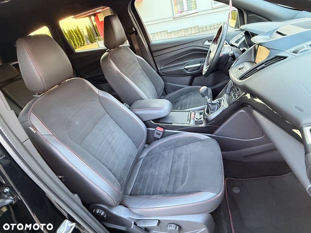 Ford Kuga 2.0 TDCi FWD ST-Line - 22