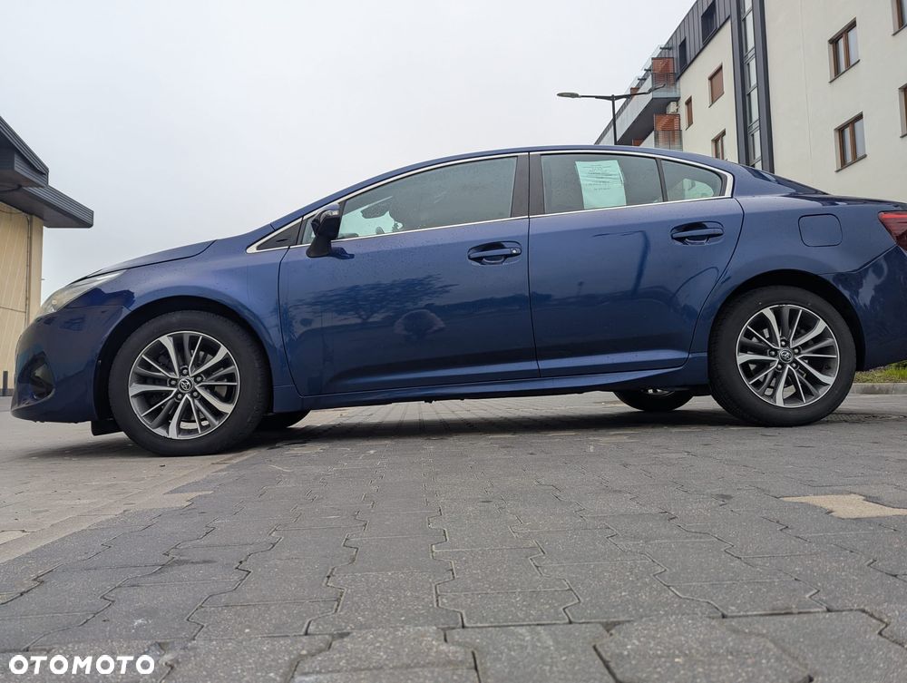 Toyota Avensis 2.0 D-4D Selection - 8