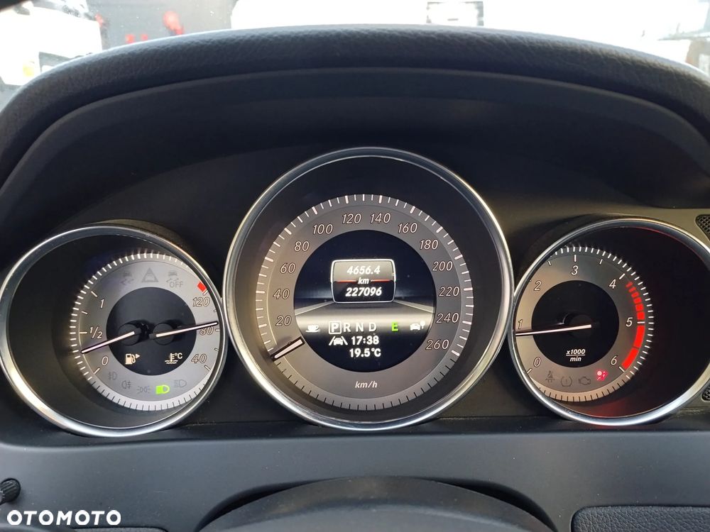 Mercedes-Benz Klasa C 220 CDI 7G-TRONIC Avantgarde Edition - 18