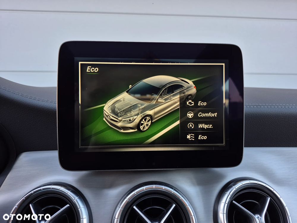 Mercedes-Benz CLA 250 4Matic 7G-DCT - 38