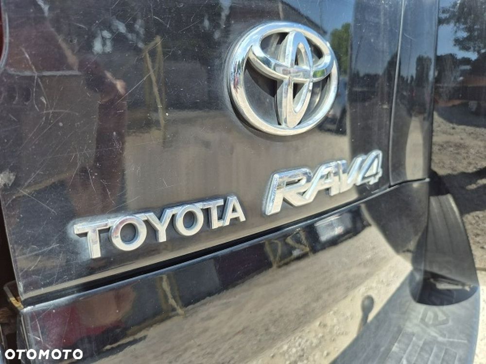 Toyota RAV4 - 10
