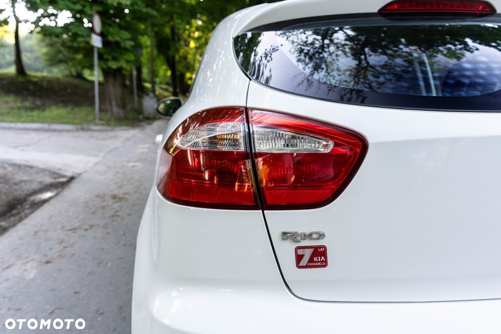 Kia Rio 1.4 L - 7