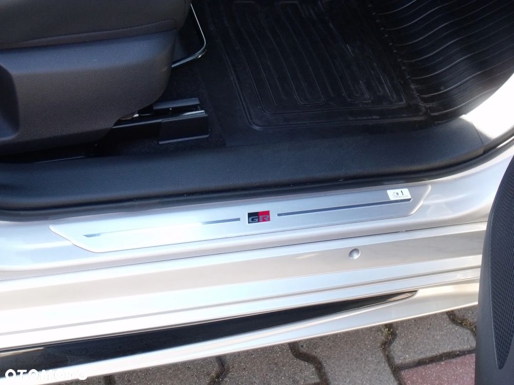 Toyota Corolla 1.8 Hybrid GR Sport Dynamic - 14