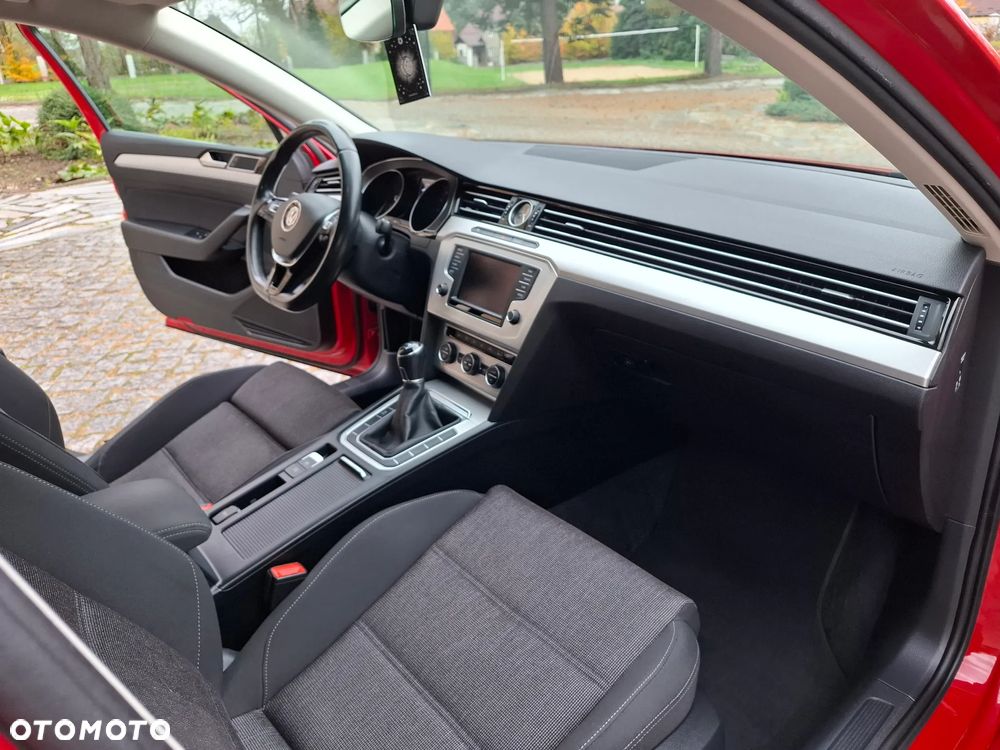 Volkswagen Passat Variant 2.0 TDI (BlueMotion Technology) Comfortline - 19