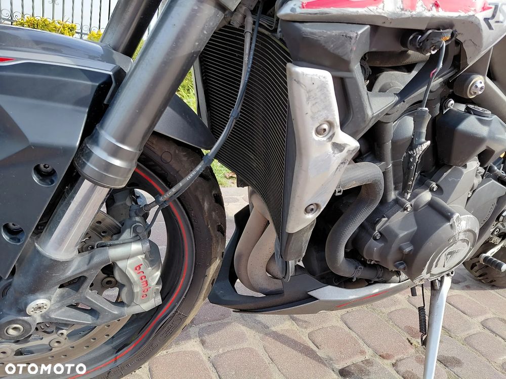 Triumph Street Triple - 16
