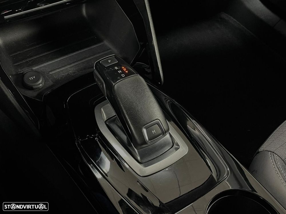 Peugeot 2008 1.2 PureTech Allure EAT8 - 21