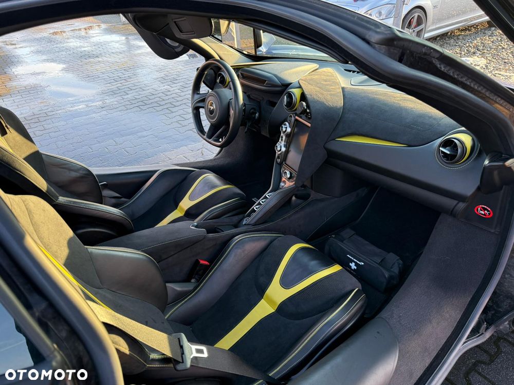 McLaren 720S Coupe Standard - 31