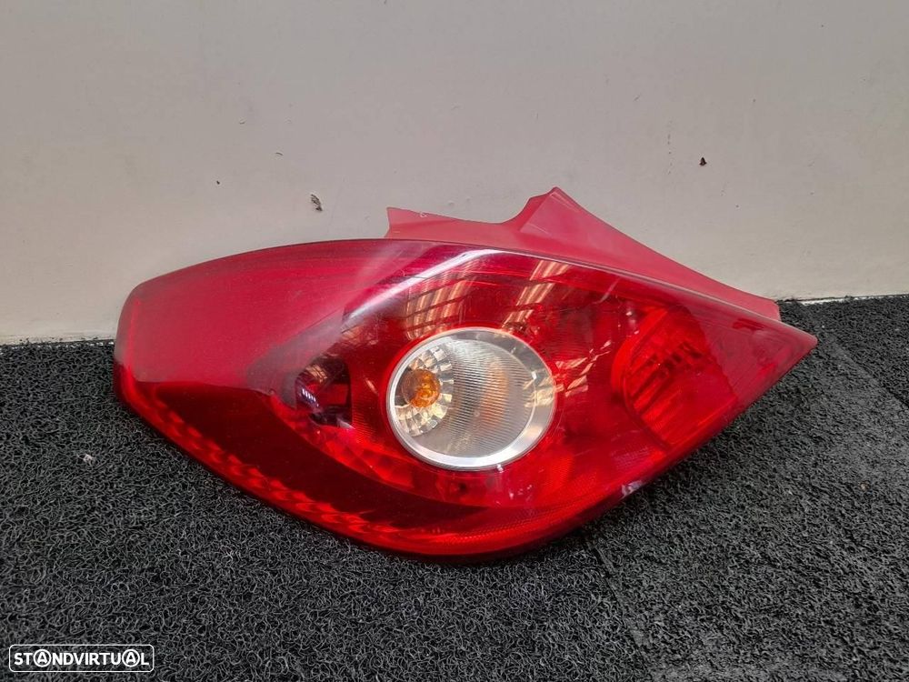 FAROLIM TRASEIRO ESQUERDO OPEL CORSA D - 1