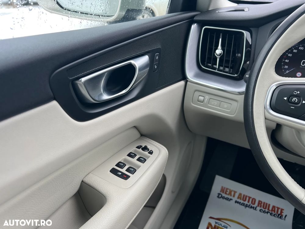 Volvo XC 60 T6 AWD Recharge Geartronic Inscription Expression - 16