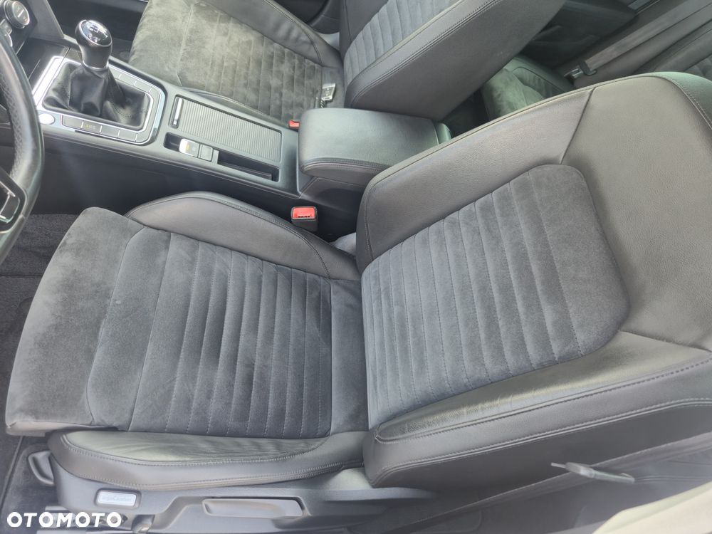 Volkswagen Passat Variant 2.0 TDI (BlueMotion Technology) Highline - 17
