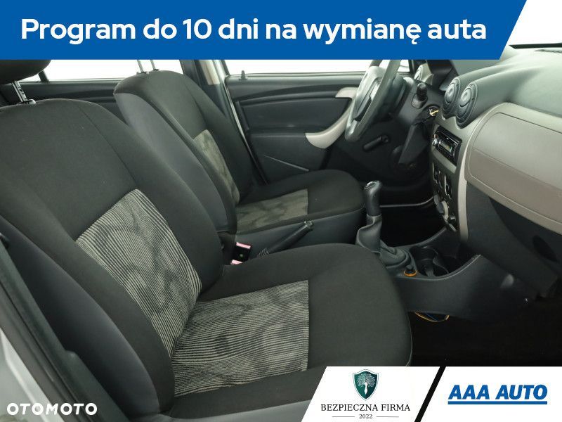Dacia Sandero - 8