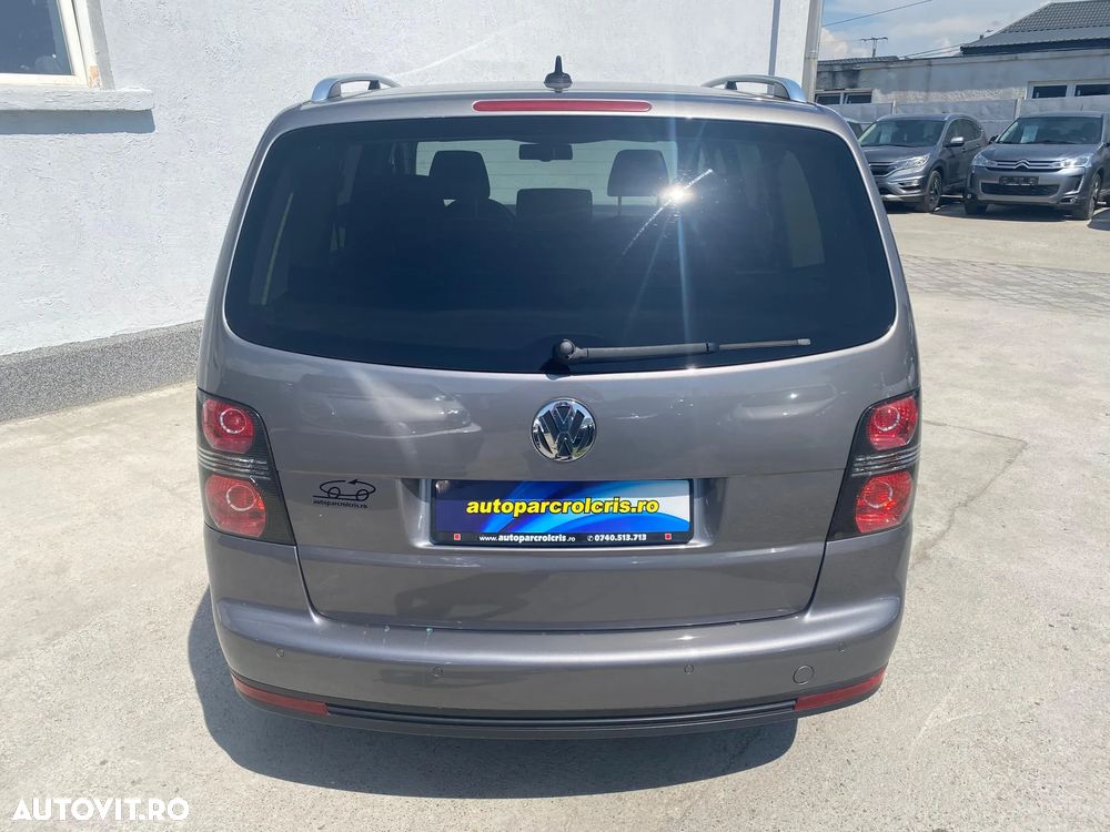 Volkswagen Touran - 4